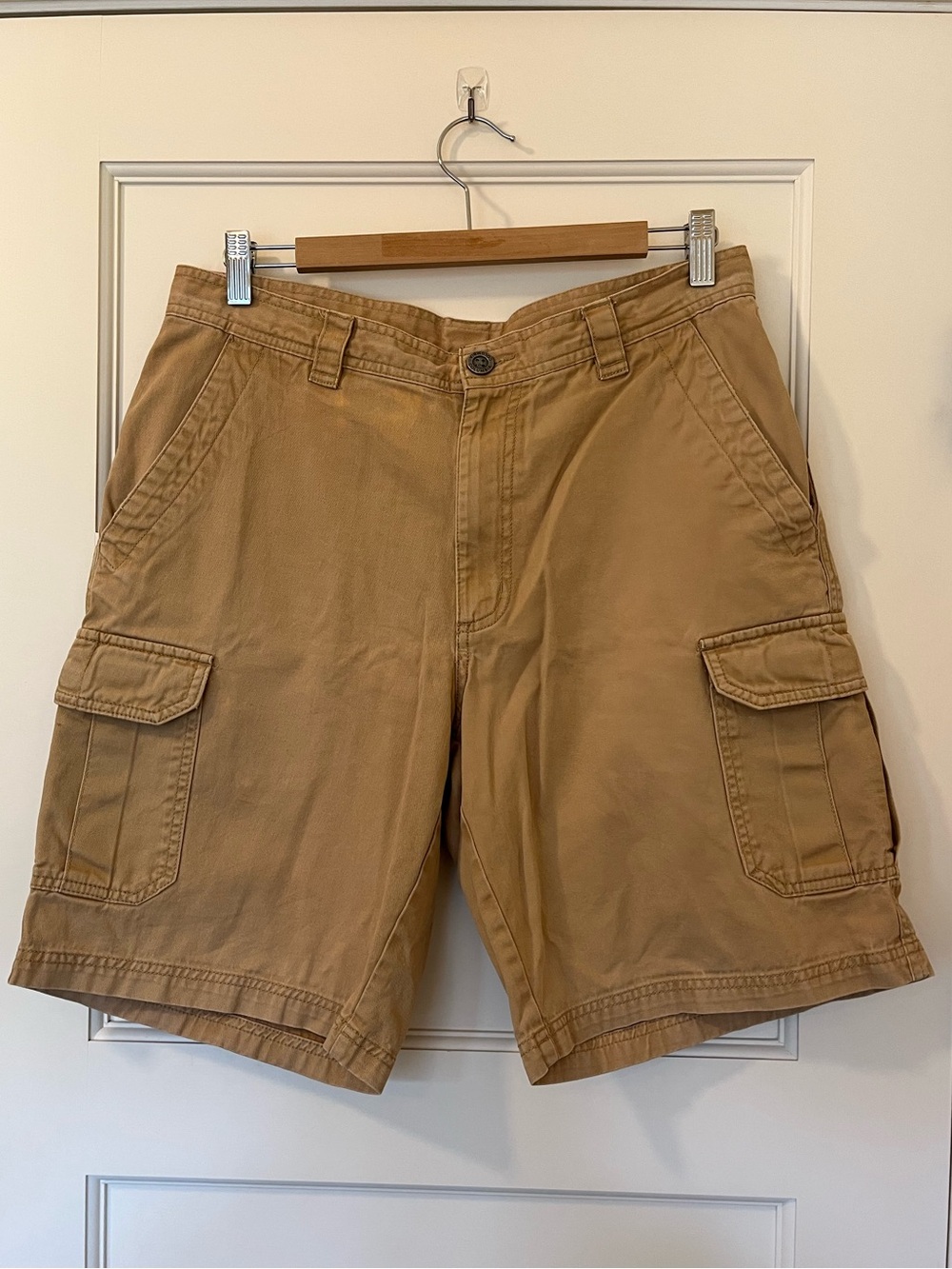 Columbia Men’s 32x10 Khaki Cargo Shorts Omni-Shade Cotton Hiking Outdoor